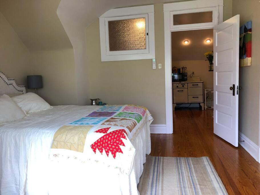 New! Apartment In Historic Mansion. Location! Views! Denver Bagian luar foto