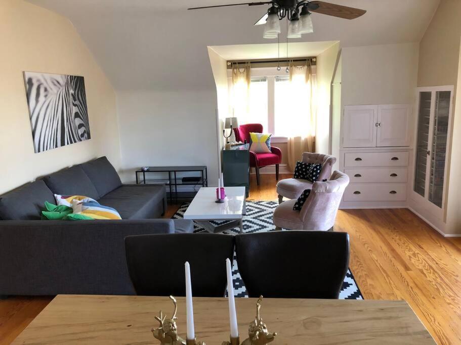 New! Apartment In Historic Mansion. Location! Views! Denver Bagian luar foto