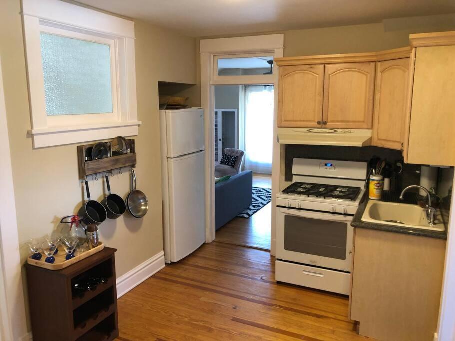 New! Apartment In Historic Mansion. Location! Views! Denver Bagian luar foto
